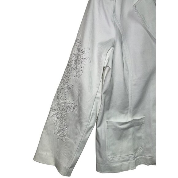 NEW! Susan Graver Women's White Denim Blazer Embroidered Cut Out Pockets Medium - Picture 2 of 11